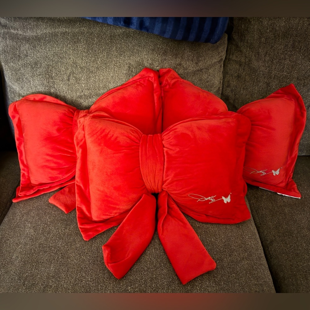 Set of 3 Dolly Parton Red Bow Throw Pillows